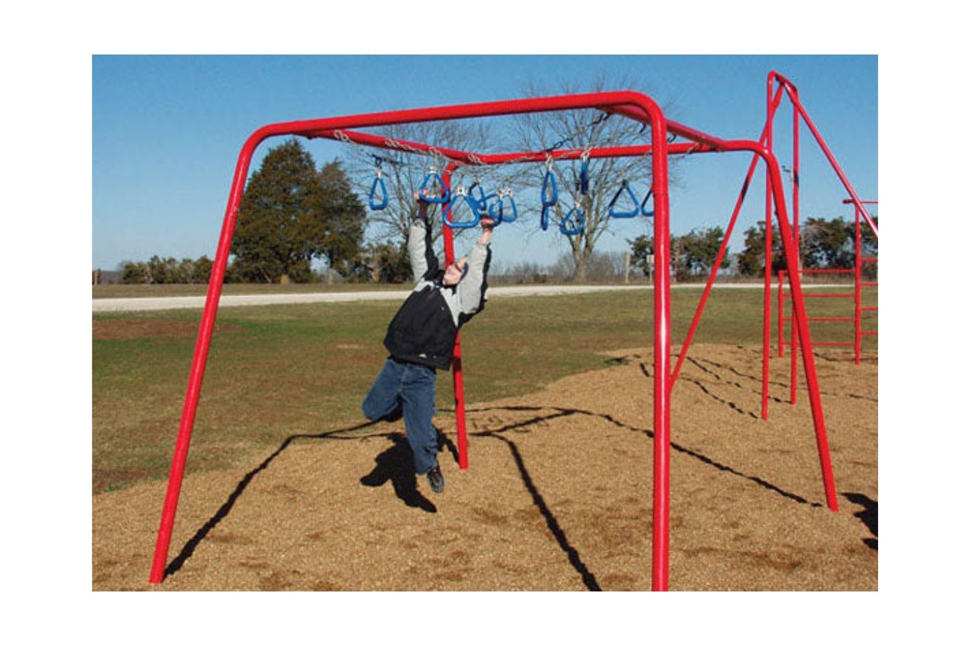 Chain Ring Challenge Ladder with red frame and blue hanging rings on outdoor fitness course, person using climbing equipment