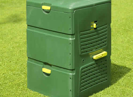 Aeroplus 6000 Multi-Stage Compost Bin in leaf green with yellow handles, vertical multi-chamber design, active aeration system, hinged lid with lock