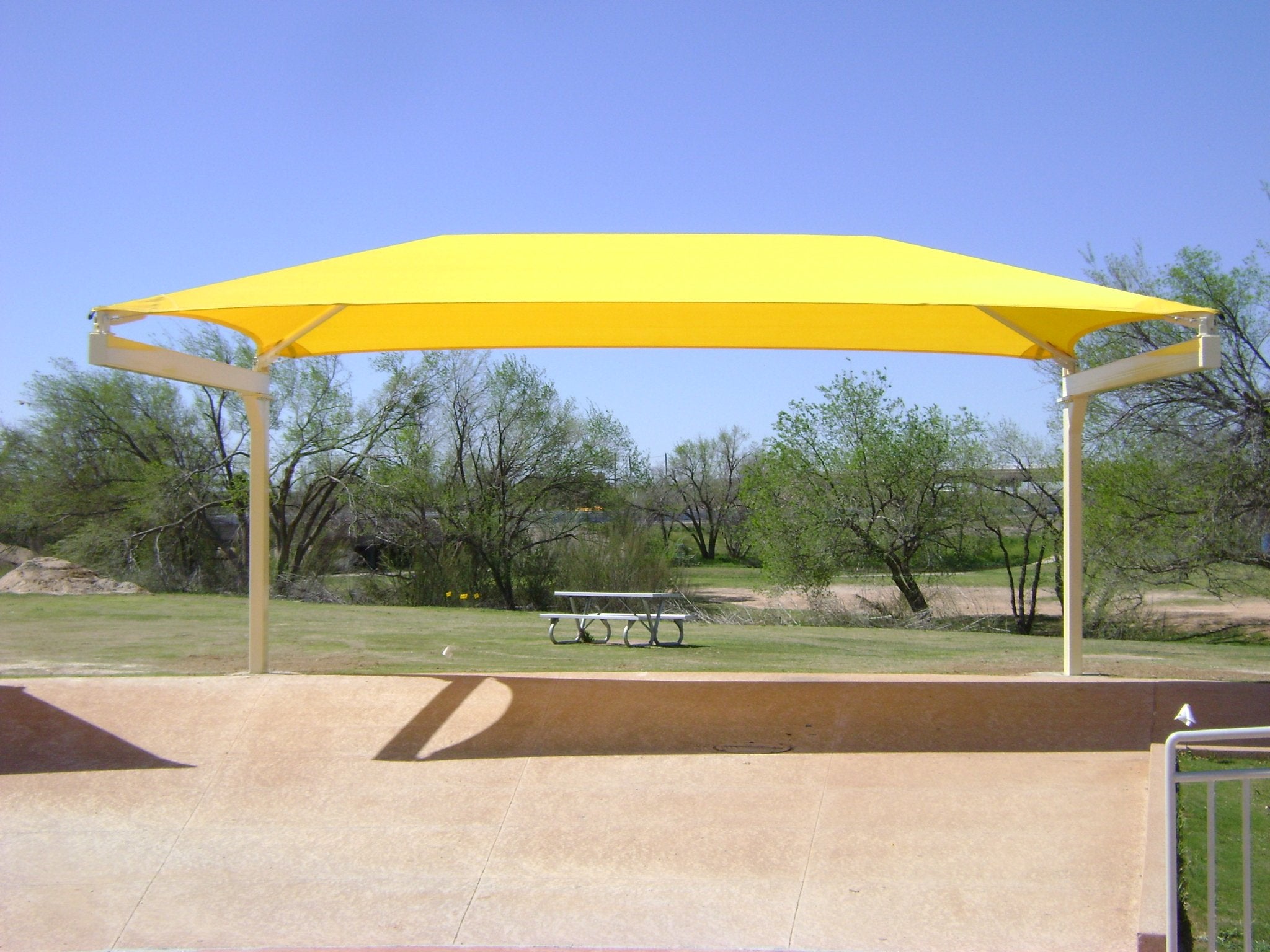 Full Cantilever Hip Shade Structure