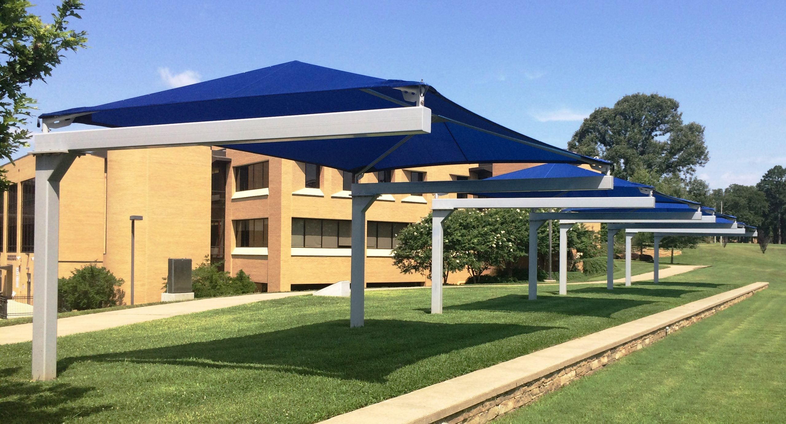 Full Cantilever Hip Shade Structure