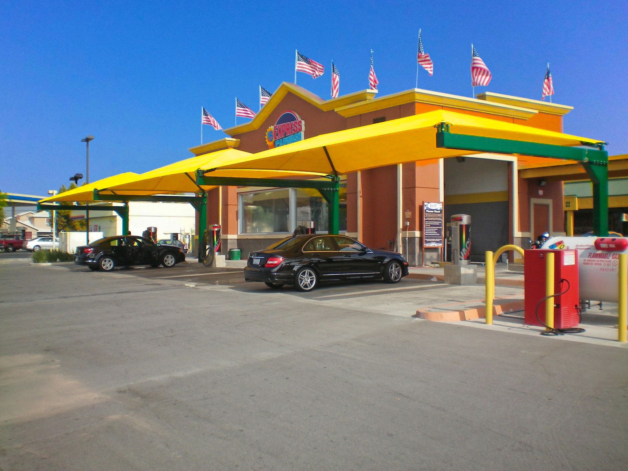 Full Cantilever Hip Shade Structure